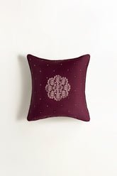 Schiffli T-200 Square Cushion
                    Cover